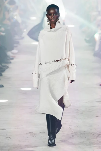 Look 24